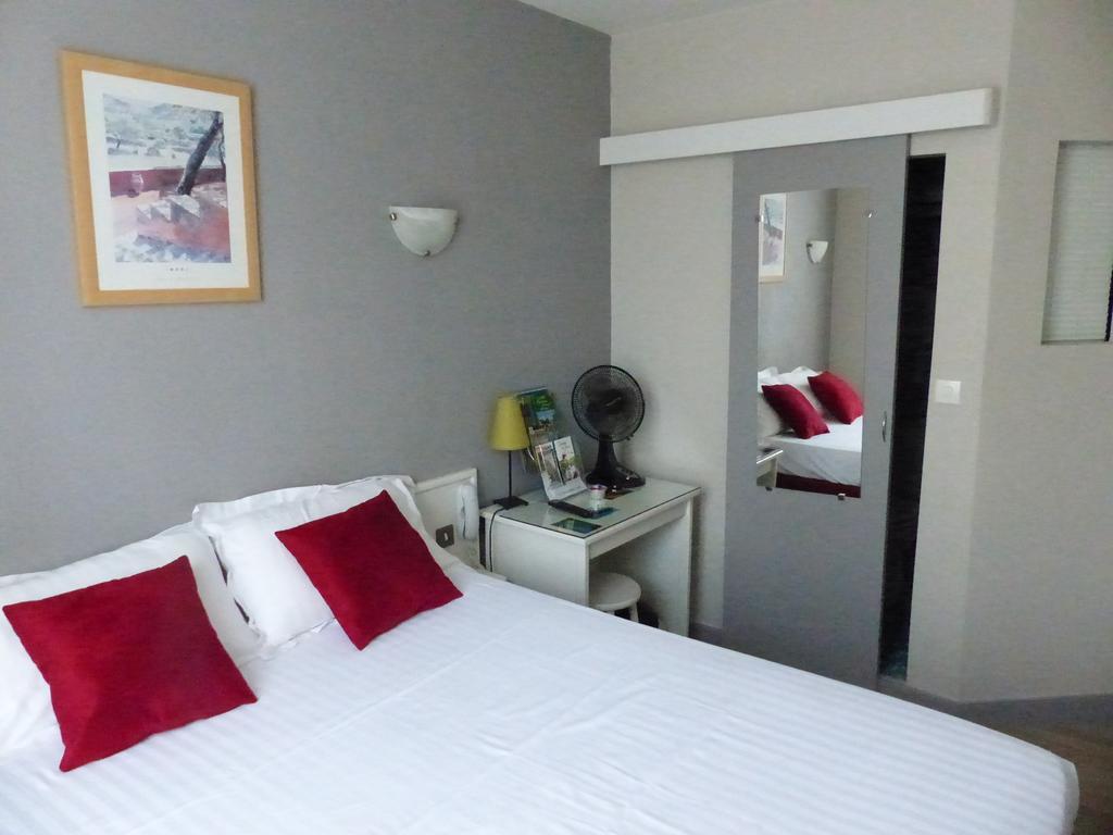 Belle Epoque Otel Chinon Oda fotoğraf